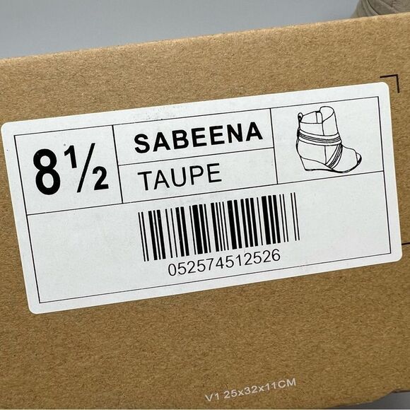 Journee Sabeena Bootie - Picture 8 of 9